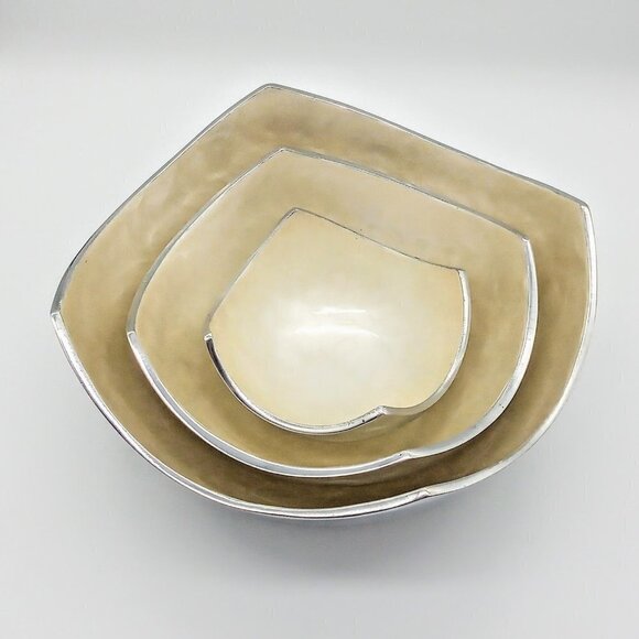 Set of 3 Nested Ivory Shell Enamel Aluminum Silver Bowls - Picture 1 of 7